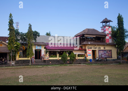 Kaffee Restaurant Geschäfte Indonesien Ubud Bali Asien wenig von Fußball Feld Stadt Stadt Attraktion Reiseziel genießen Genuss Stockfoto