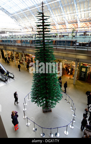 LEGO Weihnachtsbaum am St Pancras Station, London Stockfoto