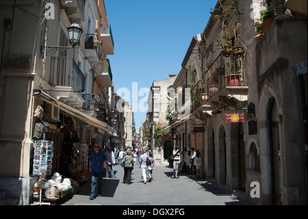 Fußgängerzone, Corso Umberto, Taormina, Sizilien, Italien, Europa Stockfoto