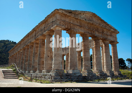 Dorischer Tempel der Elymer, Segesta, Provinz Trapani, Sizilien, Italien, Europa Stockfoto