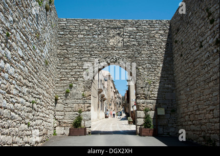 Stadttor Porta di Trapani, Erice, Sizilien, Italien, Europa Stockfoto