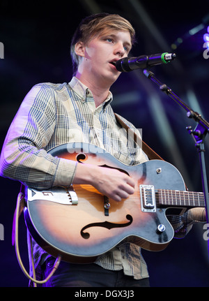 George Ezra, die live auf der Brisfest 2013 Stockfoto