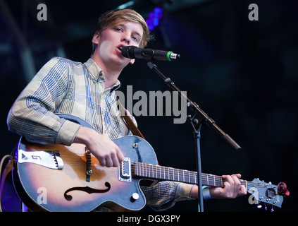 George Ezra, die live auf der Brisfest 2013 Stockfoto