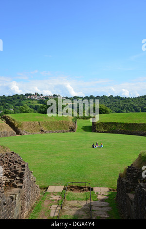 Überreste des römischen Amphitheaters, Caerleon, City of Newport (Casnewydd), Wales (Cymru), Großbritannien Stockfoto