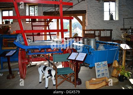Holz Bauernhof Warenkorb bei Usk Rural Life Museum, Newmarket Street, Usk, Monmouthshire, Wales, Vereinigtes Königreich Stockfoto