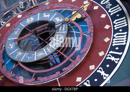 Berühmten Zytglogge zodiacal Uhr in Bern, Schweiz Stockfoto