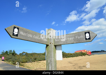 Norfolk Coast Path Schild am Wells-Next-the-Sea Beach, Wells-Next-the-Sea, Norfolk, England, Vereinigtes Königreich Stockfoto