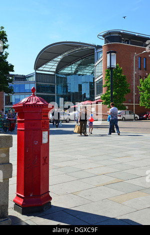 Das Forum, Millennium Library Forum vom Marktplatz, Plain, Norwich, Norfolk, England, Vereinigtes Königreich Stockfoto