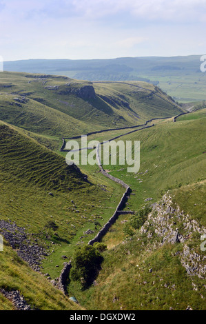 Die Kalkstein-Tal des Conistone Dib aus gesehen die Dales so Long Distance Fußweg Wharfedale Yorkshire Stockfoto