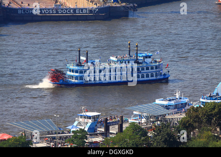 Louisiana Star Paddle Wheeler Reisen auf der Elbe im Hamburger Hafen, Hamburg Stockfoto