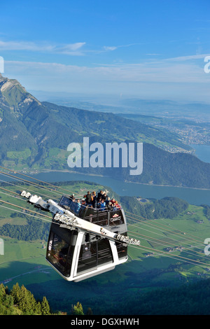 CabriO Bahn, erste Seilbahn der Welt mit einem offenen Oberdeck, Europa, Schweiz, Stans, Stanserhorn Berg hinauf Stockfoto