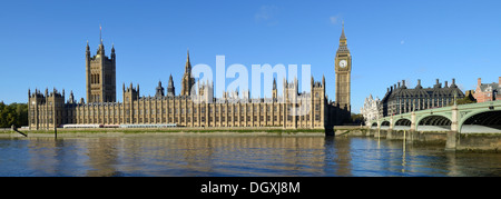 Themse mit dem Palace of Westminster oder Houses of Parliament und Big Ben, London, England, Vereinigtes Königreich, Europa Stockfoto