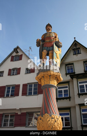 Brunnenwaechter, Statue einer Wache auf der Marktbrunnen von Biberach A.d. Riss, Schwaben, Baden-Württemberg Stockfoto