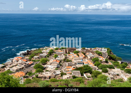 Cidade Velha, historische Stadt, mit Blick auf die alte Kathedrale, Santiago Insel, Kap Verde Stockfoto