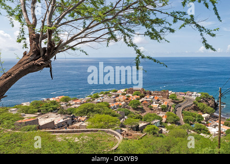 Cidade Velha, historische Stadt, mit Blick auf die alte Kathedrale, Santiago Insel, Kap Verde Stockfoto