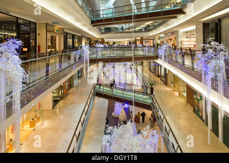 Mid Valley Megamall Interieur mit Weihnachtsschmuck, Kuala Lumpur, Malaysia Stockfoto