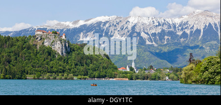 Bleder See mit Bergkette der Karawanken im oberen Krain, Slowenien, Bled, Bled, Slowenien, Europa Stockfoto