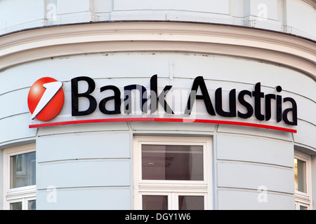 Bank Austria-Logo, Signage auf eine Filiale der Bank Austria, Teil der UniCredit Group in Villach, Kärnten, Österreich, Europa Stockfoto