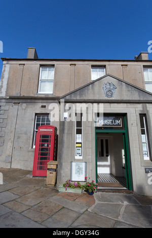 Inseln von Orkney, Schottland. Stromness Museum an der Ecke Alfred-Straße. Stockfoto