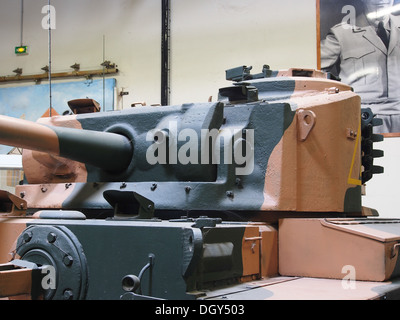 Der 1944 im Panzermuseum in Saumur ausgestellte Turm des Kreuzerpanzers Komet wurde von der britischen Armee während des Zweiten Weltkriegs eingesetzt. Er verfügt über eine mächtige Kanone und eine starke Rüstung für Kampfeinsätze. Stockfoto