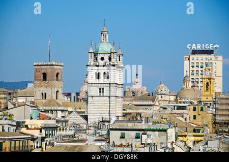 Blick von der Bigo-Panorama-Aufzug in die Altstadt mit der Kathedrale San Lorenzo, Genua, Ligurien, Italien, Europa Stockfoto