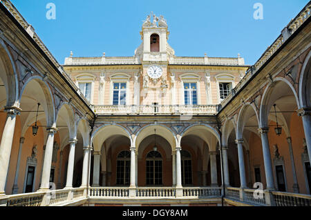 Innenhof des Palazzo Palazzo Doria Tursi, eines der Palazzi dei Rolli Schlösser, Via Garibaldi-Straße, Museum und kommunale Stockfoto