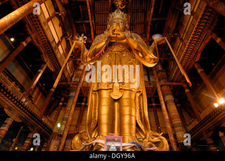 26 Meter hohe Statue der Göttin Janraisig oder Avalokiteshvara, Gandan Monastery, Migjid Janraisig Sueme, Gandan Khiid Stockfoto