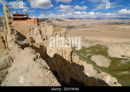 Blick über die Schlucht des Flusses Sutlej im alten Königreich Guge, in der Nähe von Himalaya-Hauptreihe, aus den Ruinen der Stockfoto