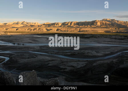 Blick auf den Canyon des Flusses Sutlej im alten Königreich von Guge in der Nähe von Toling, Westtibet, Provinz Ngari, Tsamda, Tibet Stockfoto