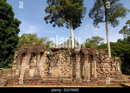 Stone Elefant Skulpturen auf der Terrasse der Elefanten, Tempelanlage Angkor Wat, Siem Reap, Kambodscha, Indochina, Südost-Asien Stockfoto