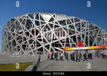 China tour Gruppe vor Peking Olympia-Stadion, Nationalstadion, Vogelnest, Olympic Green Olympic Park, Beijing Stockfoto