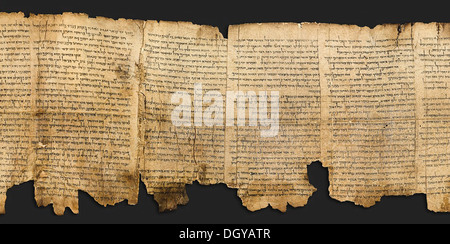 5503. TEIL DES JESAJA ZU BLÄTTERN, DIE LÄNGSTE UND ÄLTESTE (CA. 100 V. CHR.) DER SCHRIFTROLLEN VOM TOTEN MEER IN QUMRAN GEFUNDEN. Stockfoto