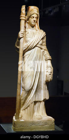 5697. Marmorstatue der griechischen Göttin Kore oder Persephona, Göttin des Ackerbaus. Die Statue stammt aus der 2.. C. n. Chr. fand in Samaria neben dem Stadttheater. Stockfoto