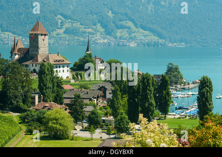 Schloss Spiez und den Thunersee, Schweiz Stockfoto