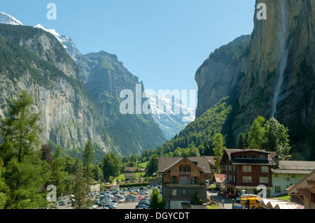 Tal der Wasserfälle, Lauterbrunnen, Schweiz Stockfoto