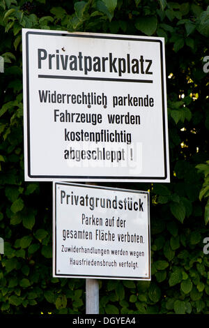 Kein Parkplatz Schilder, Privatparkplatz, Privateigentum, Tübingen, Baden-Württemberg Stockfoto