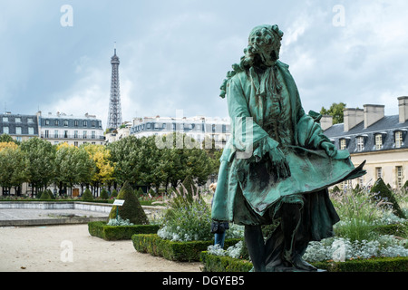 PARIS, Frankreich - Oktober 20: Statue von Jules Hardouin-Mansart, Architekt von Les Invalides, auf dem Gelände des Armee-Museum Stockfoto