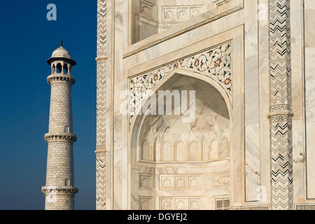 Minarett, Taj Mahal, Mausoleum, UNESCO-Weltkulturerbe, Agra, Uttar Pradesh, Indien Stockfoto