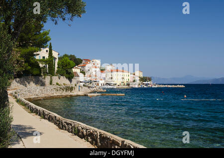 Strandpromenade zum Fischen Dorf Valun, Cres Insel, Adria, Kvarner Bucht, Kroatien, Europa Stockfoto