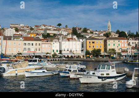 Boote im Hafen von Mali Losinj, Losinj Insel, Adria, Kvarner Bucht, Kroatien, Europa Stockfoto