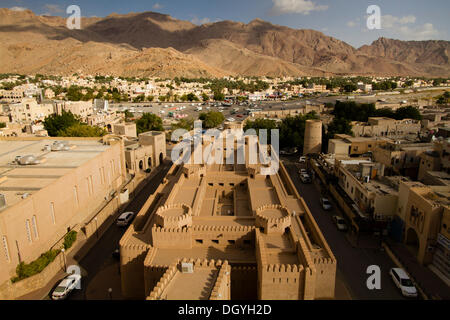 Ansicht von Nizwa Souq gesehen von Nizwa Fort, Nizwa, Ad Dakhiliyah Region, Oman Stockfoto