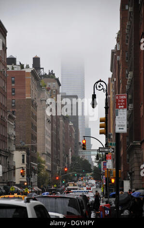 Wolkenkratzer in den Regen, Dunst, der Lexington Avenue in der Upper East Side, New York City, New York, USA, Nordamerika Stockfoto