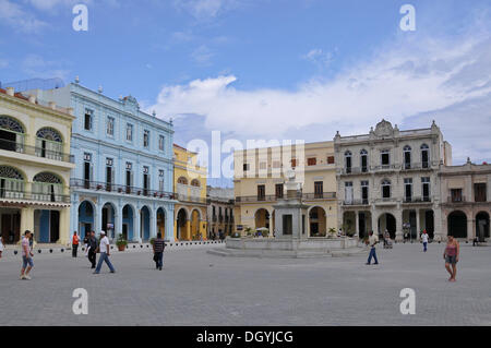 Brunnen, Plaza Vieja Square, Altstadt, Havanna, Kuba, Karibik, Zentralamerika Stockfoto