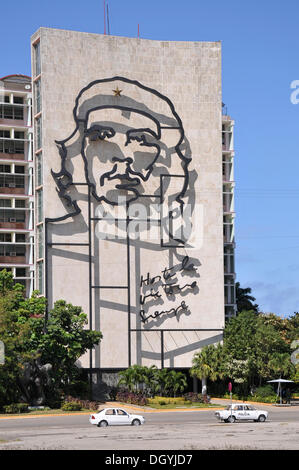 Eisen-Wandbild von Ernesto Guevara De La Serna, besser bekannt als Che Guevara, Platz Plaza De La Revolucion in Havanna Stockfoto