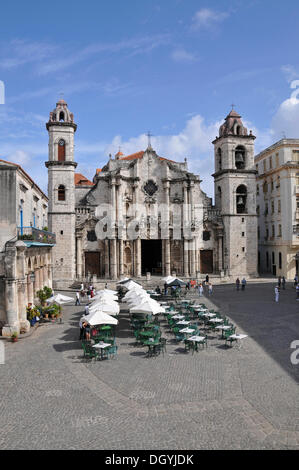 Kathedrale von Havanna auf der Plaza de la Catedral entfernt in Havanna, der historische Bezirk, Kuba, Karibik, Zentralamerika Stockfoto