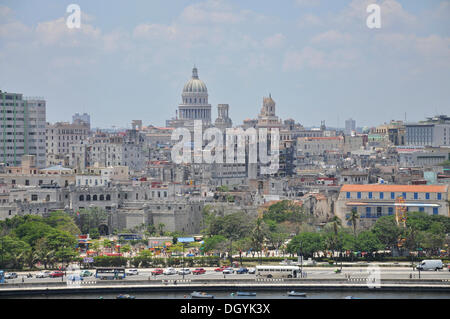 Skyline, der historische Bezirk, Havanna, Kuba, Karibik, Zentralamerika Stockfoto