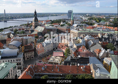 Anzeigen von Riga, der historische Bezirk, Fluss Daugava, Lettland, Baltikum, Nordeuropa Stockfoto