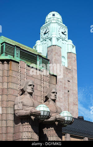 Hauptbahnhof, Jugendstil, Figuren, Skulpturen an der Fassade, Helsinki, Uusimaa, Finnland Stockfoto