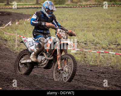 Freizeit Motocross-Fahrer auf KTM Motorrad Ruurlo, Niederlande Stockfoto