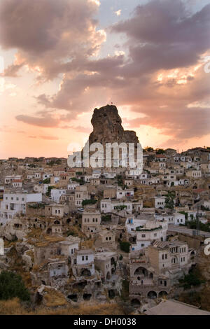 Abendlicht in Ortahisar, Kappadokien, Anatolien, Türkei, Asien Stockfoto